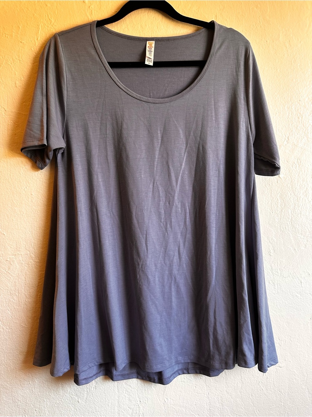 LuLaRoe - Soft grey blue - Perfect tee - Medium
